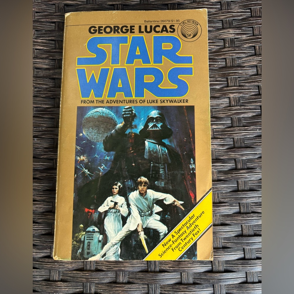 Star Wars Vtg Book- What a flash back to the 1970s! Look at the inside photos! 😃